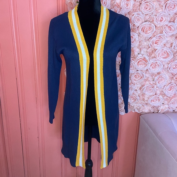 TRENDY THREADS CARDIGAN - Picture 1 of 4